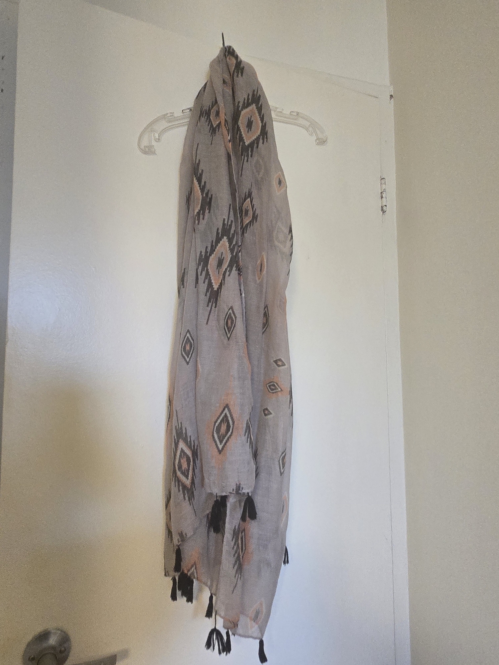 Light Gray Aztec Print Tassel Scarf